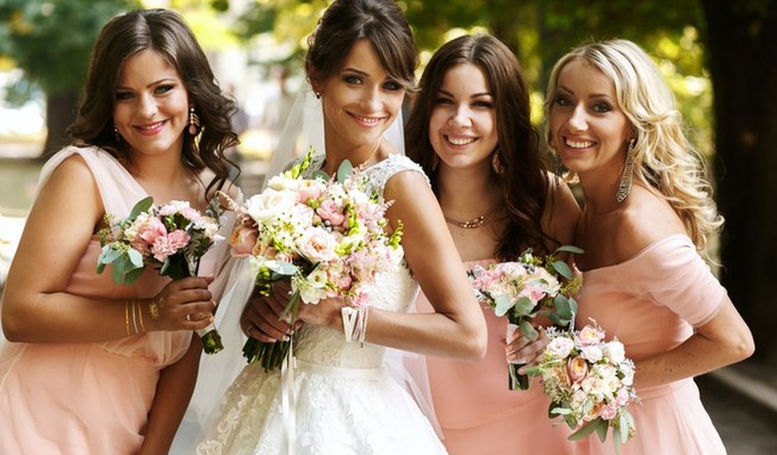 Noiva ameaça cortar melhor amiga de casamento se ela não emagrecer
