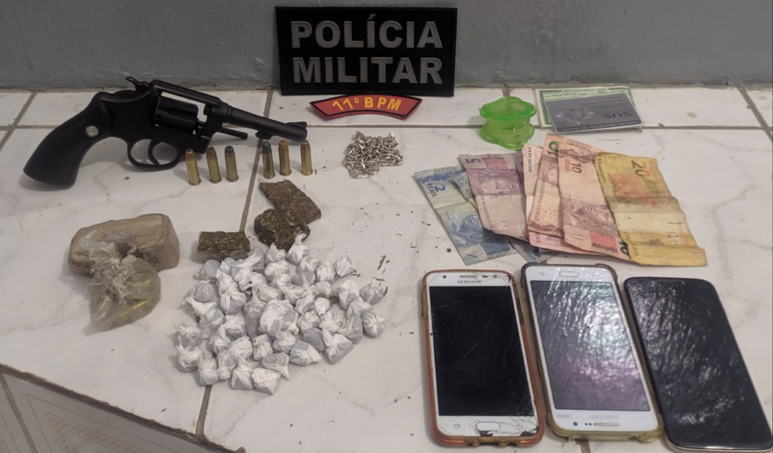 Homem é preso com grande quantidade de drogas, arma de fogo e material suspeito