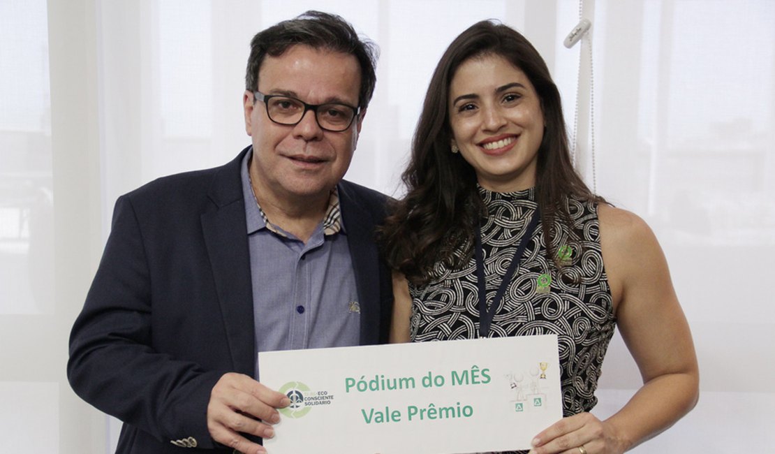 ?Servidora da justiça separa meia tonelada de lixo para reciclagem em dois meses
