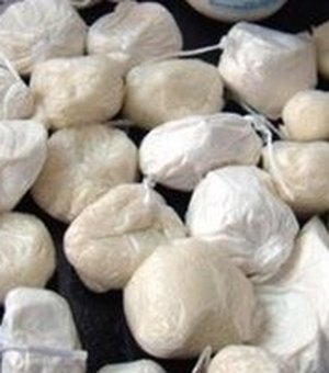 Polícia apreende mais de 50 papelotes de cocaína em São Sebastião