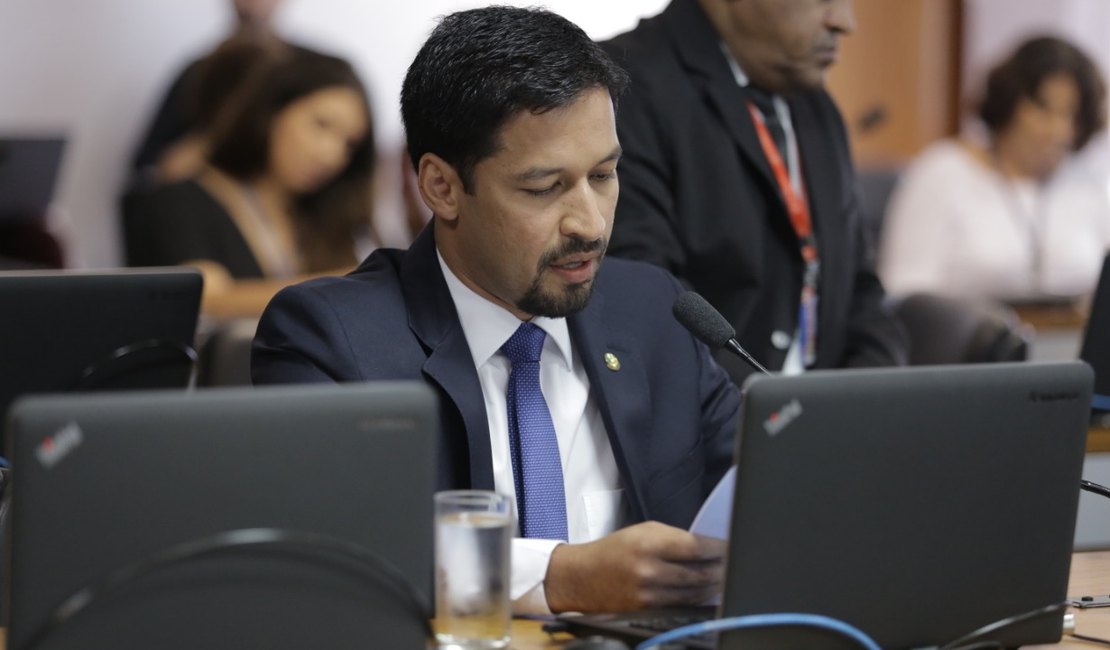 Rodrigo Cunha pede que Tribunal de Contas apure política de preço dos combustíveis