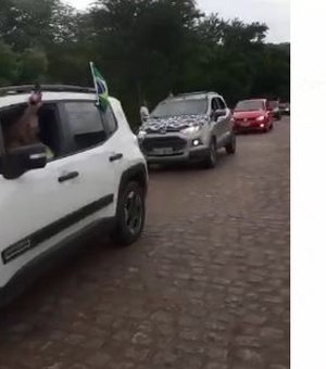 [Vídeo] Integrante de manifestação atira para o alto em ato pró Bolsonaro em Palmeira