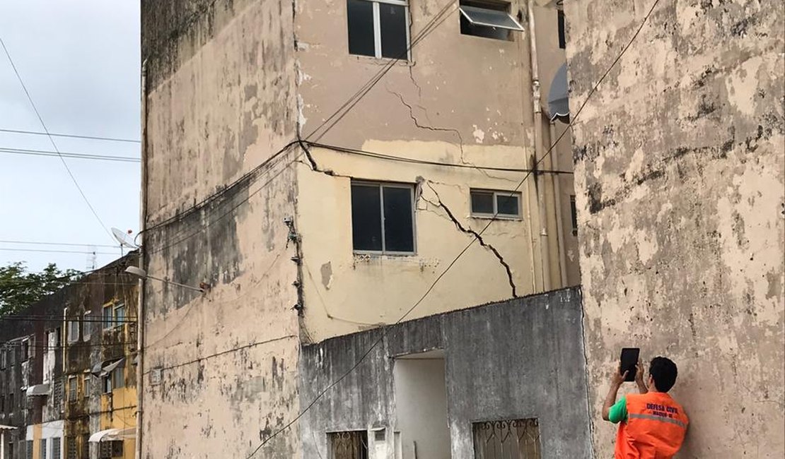 Pinheiro: demolição de prédios colapsados começa dia 7 de abril 