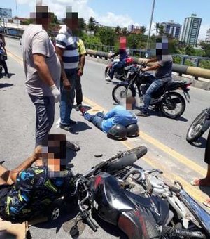 Motorista faz manobra proibida e colide contra três veículos em Maceió