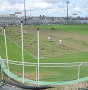 Gramado do Estádio Coaracy da Mata Fonseca passa por recuperação