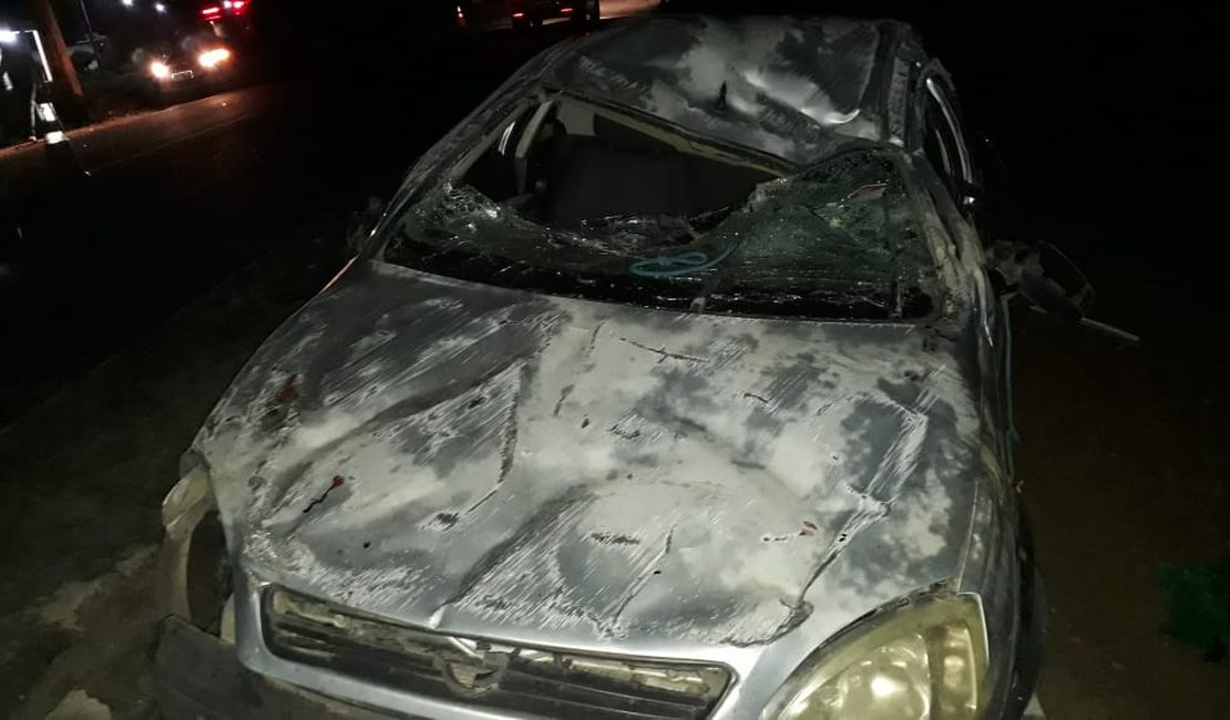 [Vídeo] Trator sem sinalização provoca acidente na AL-220, em Campo Alegre