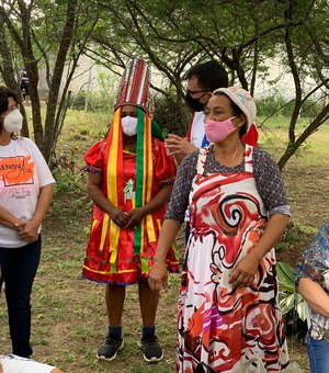 Vereadora participa  de acampamento e doa lixeira que faz parte do projeto de conscientização ambiental