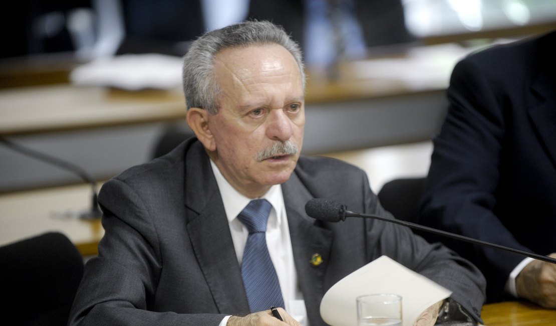 Justiça mantém bloqueios de bens de Benedito de Lira