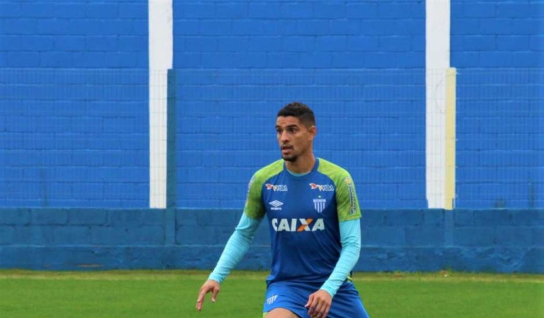 Após confirmar Daniel Amorim, CRB ainda busca outro centroavante no mercado