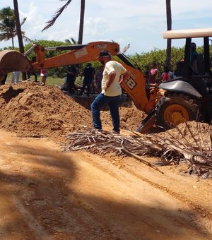 Veja vídeos da  praia no Pontal do Peba onde foi encontrada ossada e roupas que podem ser de Roberta Dias