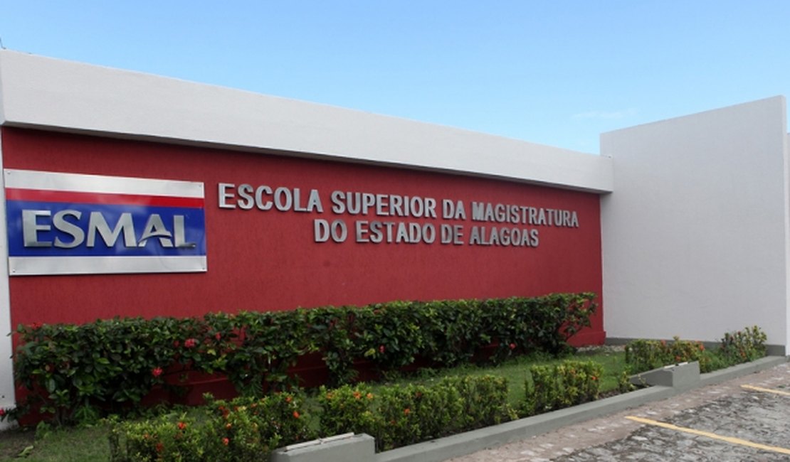 Esmal convoca estagiários do curso de Direito para a capital
