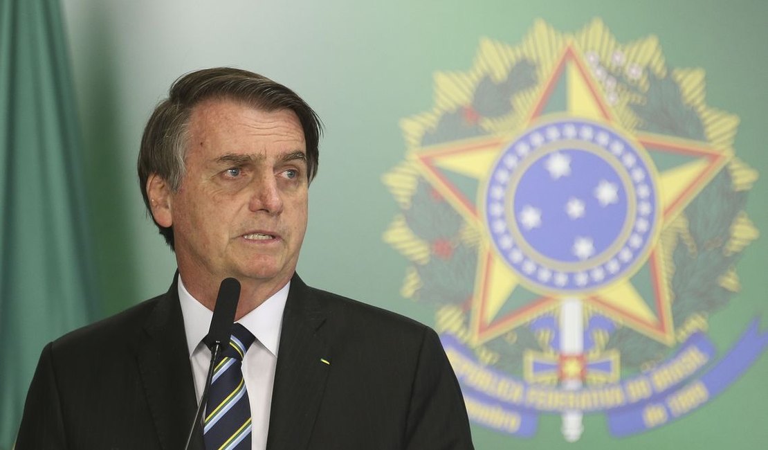 Jair Bolsonaro cria 13º salário para o Bolsa Família