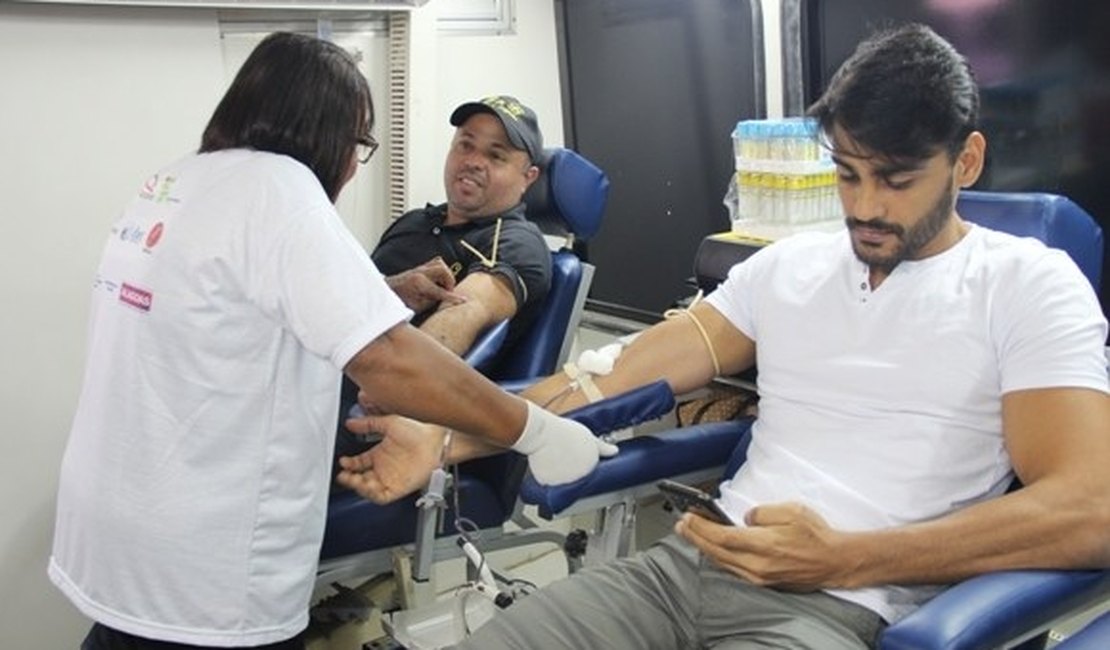 Campanha de doação de sangue distribui ingressos para circo em Maceió