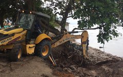 Prefeitura inicia trabalho de contenção do mar na Barra Nova