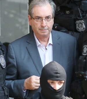 Moro condena Cunha a 15 anos de prisão por corrupção, lavagem e evasão de divisa