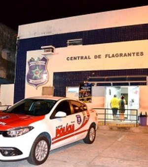 Denúncia leva apreensão de arma de fogo no Pinheiro 