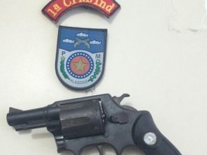 Vereador é detido pela polícia ao ser flagrado com revólver dentro de carro