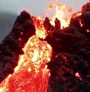 Drone capta imagens incríveis de vulcão em erupção na Islândia