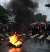 Em meio a chuvas, Maceió amanhece com vias interditadas por movimentos sociais