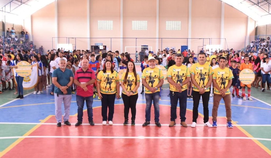 Jogos Escolares Municipais de São Sebastião são iniciados com a participação de mais de mil alunos