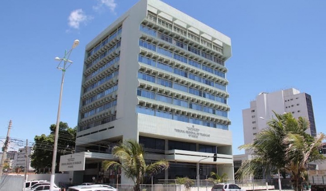 TRT/AL realiza ato público em defesa da Justiça do Trabalho