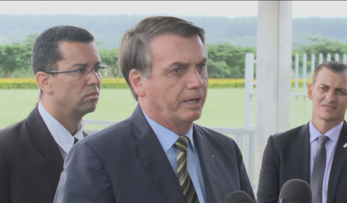 Como Bolsonaro agora adapta e atenua seu discurso na TV