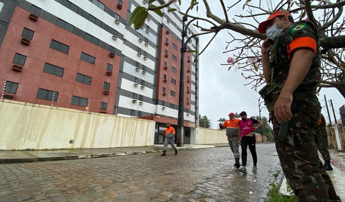 Exército encerra mega simulação em bairros de Maceió
