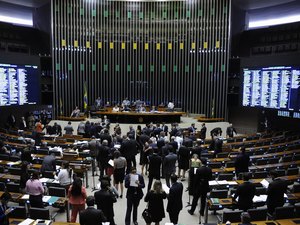 Deputados aprovam criação do Documento de Identificação Nacional
