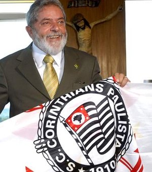 Excesso de faltas faz o ex-presidente Lula deixar Conselho do Corinthians