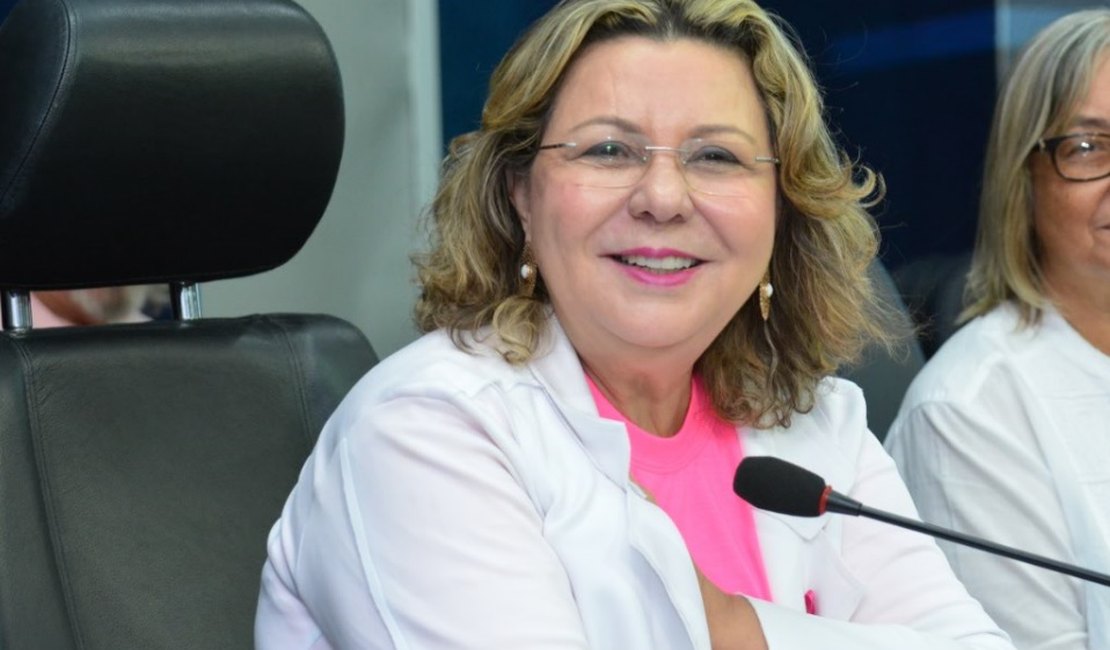 Vereadora Tereza Nelma esclarece que é a favor da saúde para todos