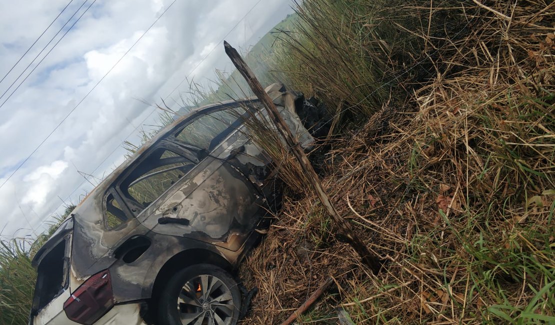 Colisão deixa um ferido e carro em chamas em União dos Palmares