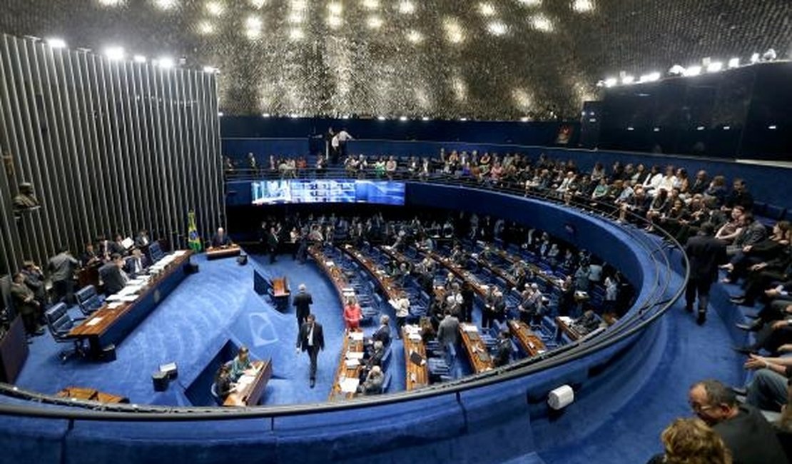 Senado vota parecer de Anastasia e decide se Dilma vai a julgamento
