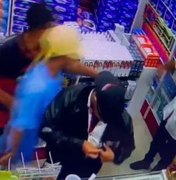 Três homens rendem funcionários e assaltam farmácia no Tabuleiro do Martins