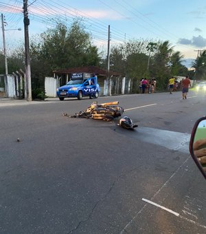 Táxi de Palmeira dos Índios colide contra motocicleta na AL-115, em Igaci