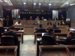 Câmara de Maceió suspende temporariamente reajuste salarial de vereadores