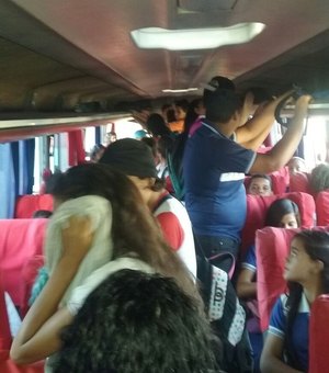 Mães de estudantes denunciam superlotação em transporte escolar na capital