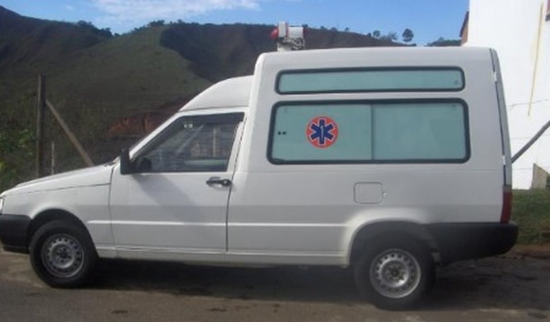 Prefeitura de Arapiraca aluga ambulância de associação comunitária com 13 anos de uso