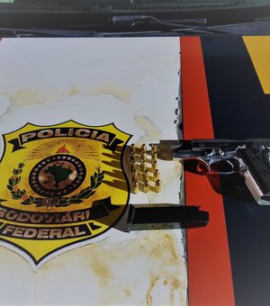PRF prende homem ppr porte ilegal de arma de fogo em São Miguel dos Campos