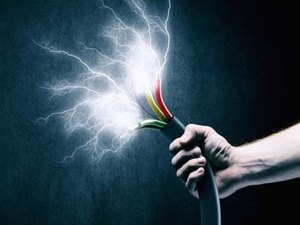 Mulher morre após sofrer descarga elétrica de carregador de celular em Maragogi