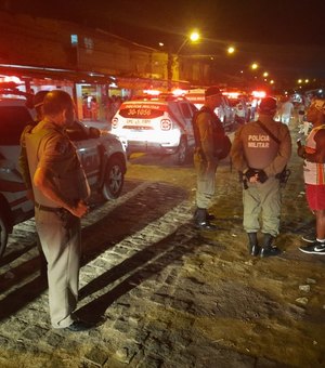 Equipe da PM faz rondas de reforço de segurança nas ruas de Maceió nesta segunda (23)