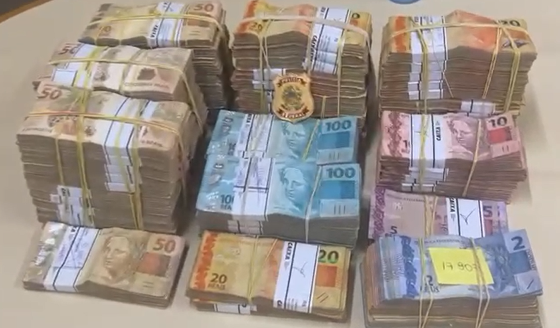 PF apreende R$ 1,5 milhão escondidos em mala em Minas Gerais