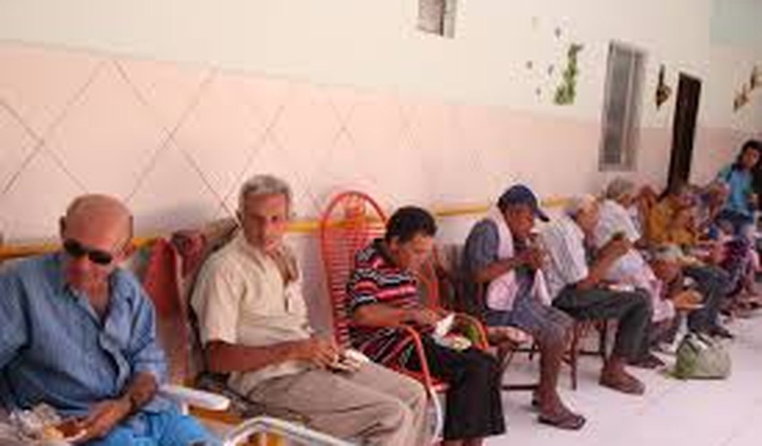 Atendendo mais de 50 idosos, Fundação Antônio Jorge reforça cuidados em Arapiraca