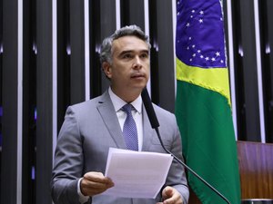 Rafael Brito vota pela aprovação do relatório final da CPMI dos Atos Golpistas