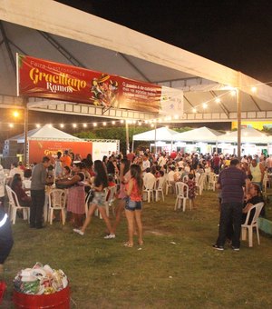 Feira gastronômica reúne empreendedores do Graciliano Ramos