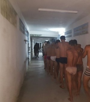 Agentes impedem fuga de cerca de 40 detentos de duas penitenciárias