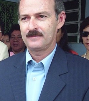 Ex-vice prefeito vai tentar barrar reeleição de Bastinho em Taquarana