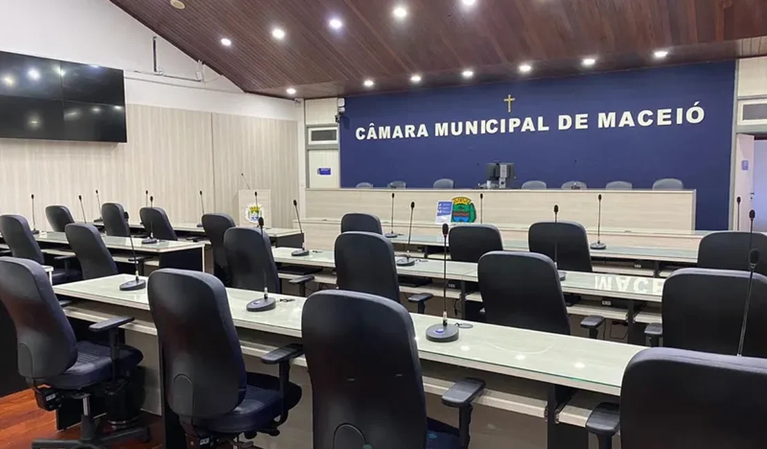 Aumento no número de vereadores é aprovado com voto contrário de Leonardo Dias