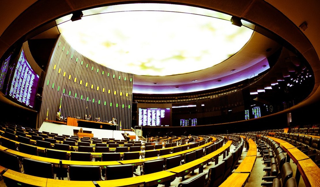 Câmara aprova MP com reforço de até R$ 16 bi a estados e municípios