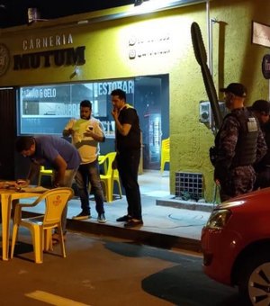 Operação da Prefeitura fiscaliza casas de show e bares em Maceió