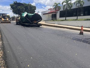 Prefeitura leva pavimentação para Chã de Bebedouro